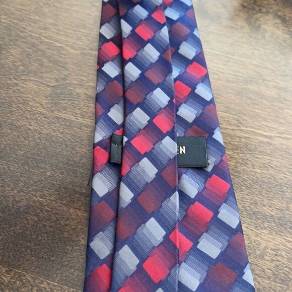 Men’s Van Heusen Multi-Colored Tie 100% Silk - Picture 5 of 6